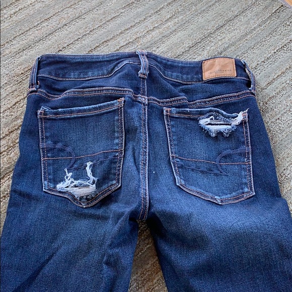 Size 4 American eagle distressed jeans. - Picture 7 of 8